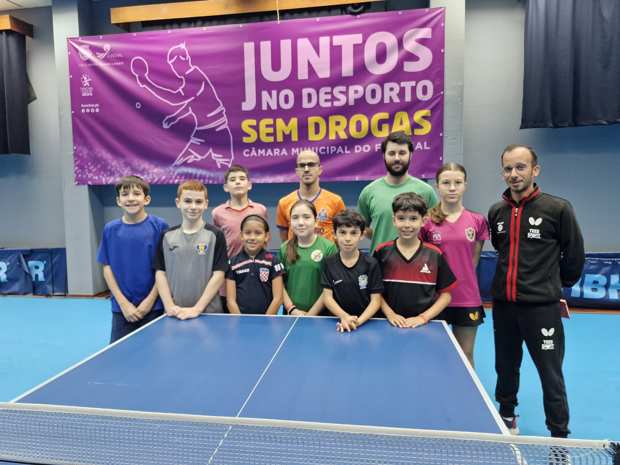 Jovens atletas regionais em concentração